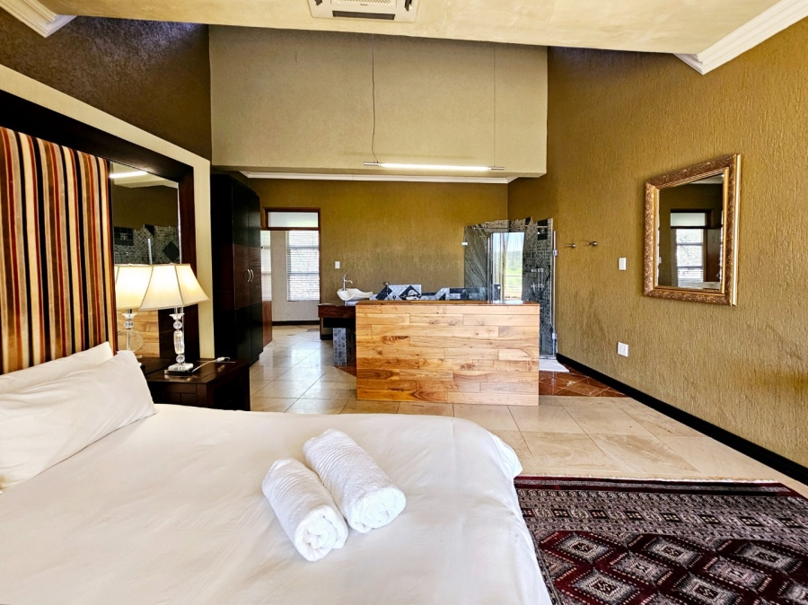 8 Bedroom Property for Sale in Waverley Free State